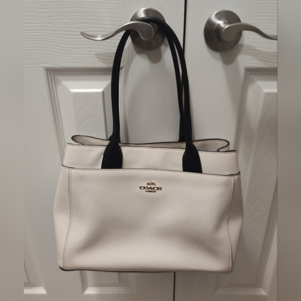 Authentic Coach Signature Canvas Casey Tote handbag